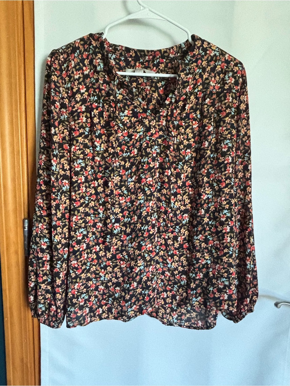 LOFT Black Multicolor Floral V-Neck Long Sleeve Blouse